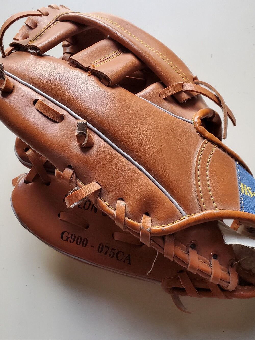 Classic Brown Kid's Baseball Glove 9 Inch RH